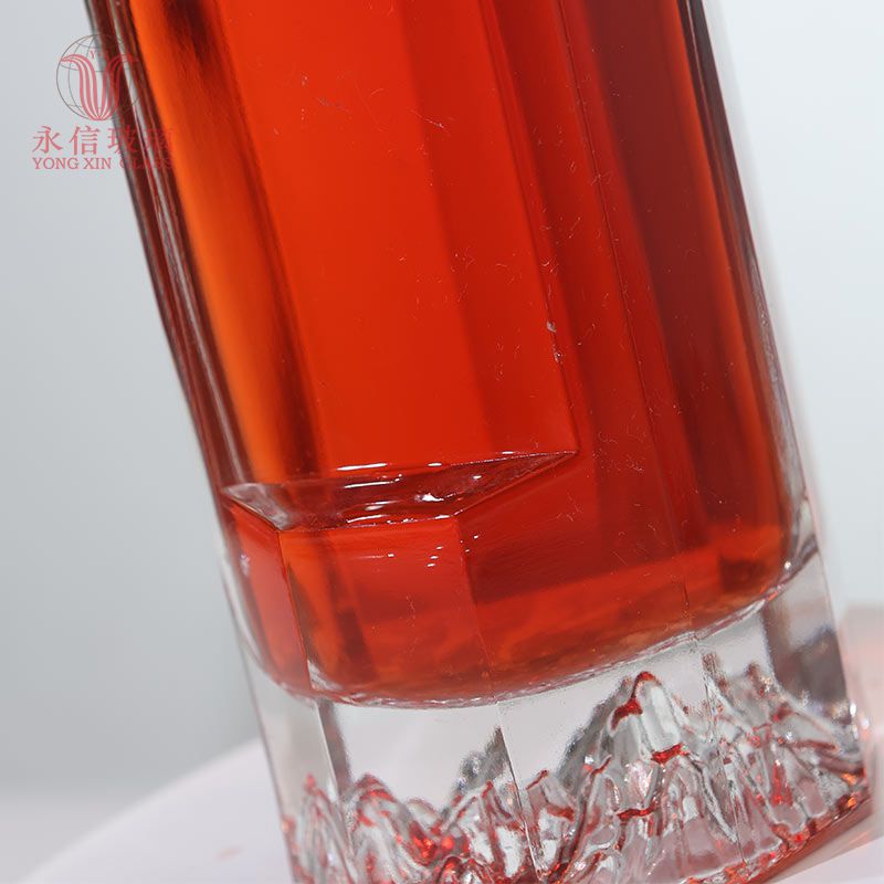 YX00044 Free Samples Clear Flat Glass  Blue Glass Bottle Xo Bottle Wine Bottle With Screw Cap For 700ml Whisky Amber Glass Bottle