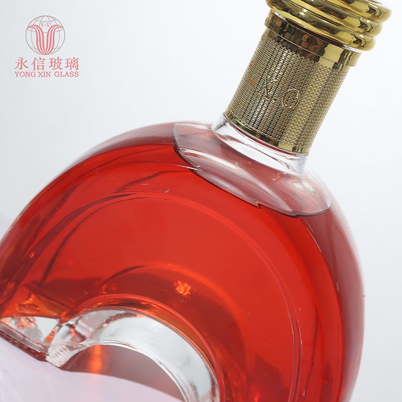 YX00004 Manufacture Hot Sell Flint Clear Glass Bottle With Screw-Top Caps For 700ml Liquor Glass Bottle