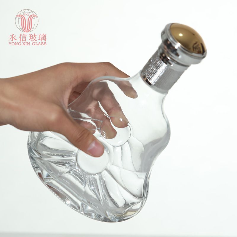 YX00014 Bottle And Packaging Factory Hot Sale Clear 750ml Whiskey Boston Glass Bottle