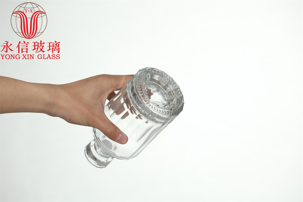 Glass Bottle Packaging 500ml Luxurious And Diamond Shape Glass Wine Bottle